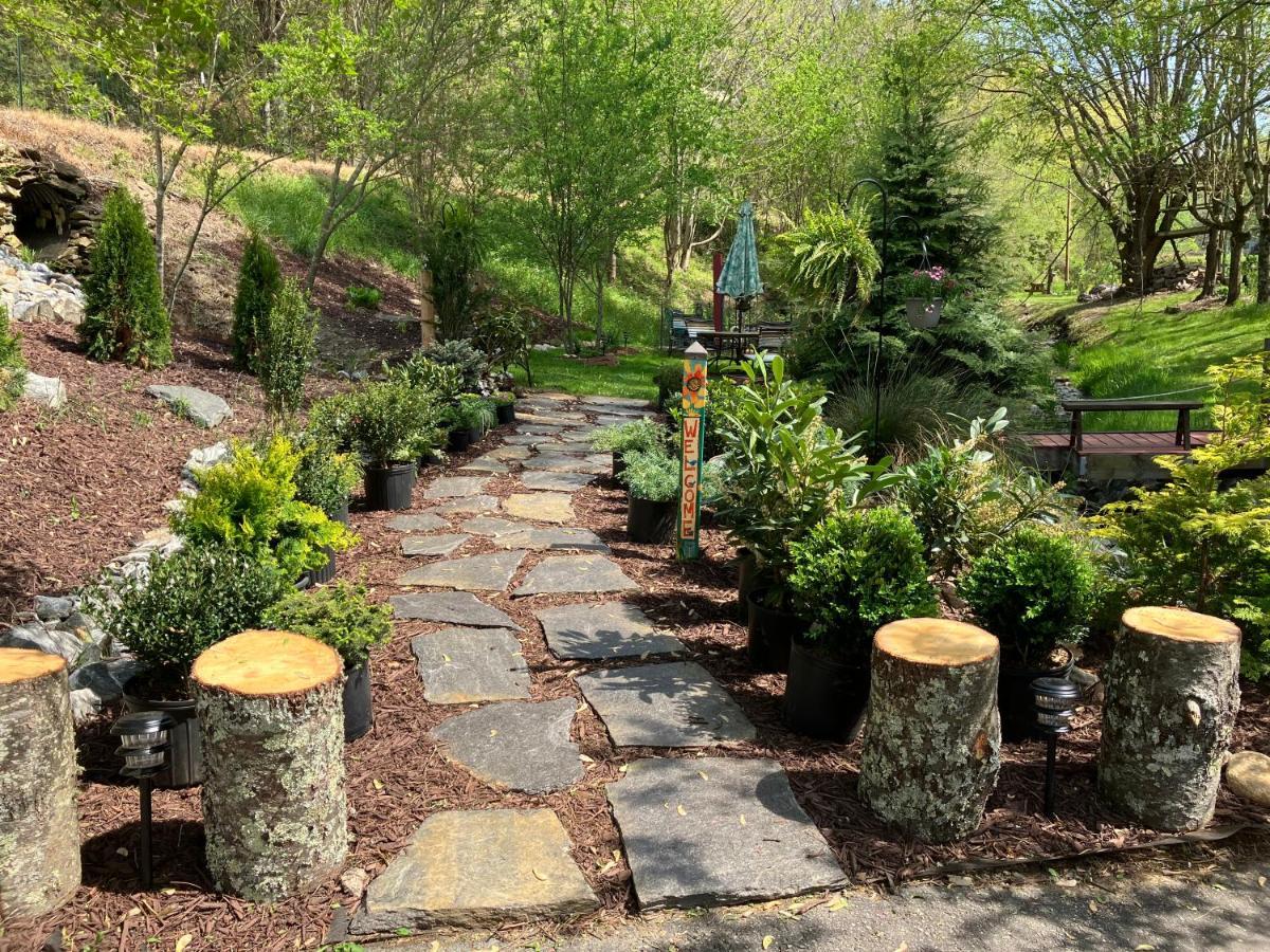 The Ashe Farm Bed & Breakfast Marshall Bagian luar foto