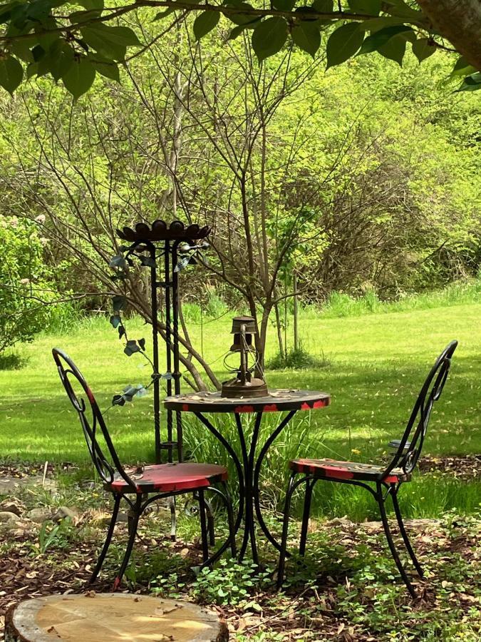 The Ashe Farm Bed & Breakfast Marshall Bagian luar foto