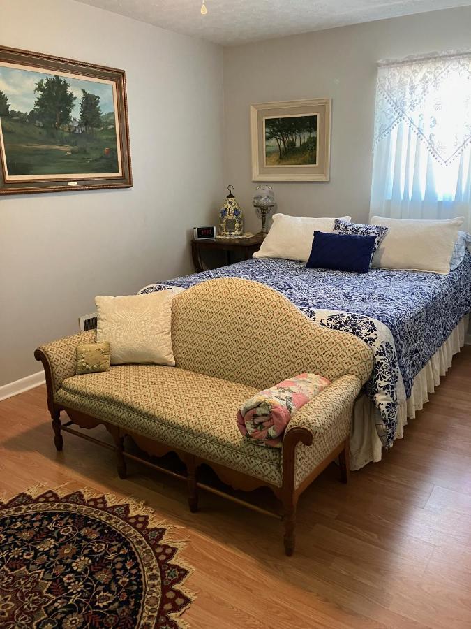 The Ashe Farm Bed & Breakfast Marshall Bagian luar foto