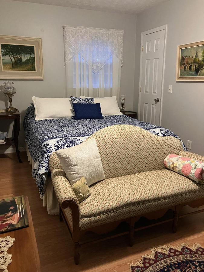 The Ashe Farm Bed & Breakfast Marshall Bagian luar foto