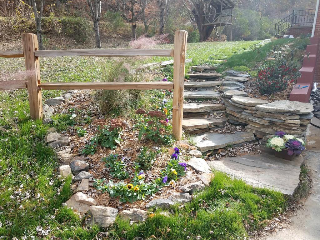 The Ashe Farm Bed & Breakfast Marshall Bagian luar foto