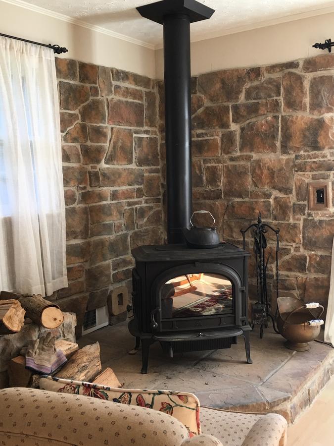 The Ashe Farm Bed & Breakfast Marshall Bagian luar foto