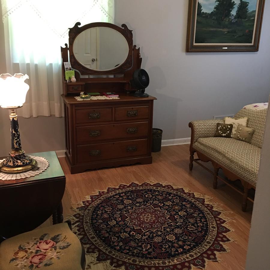The Ashe Farm Bed & Breakfast Marshall Bagian luar foto
