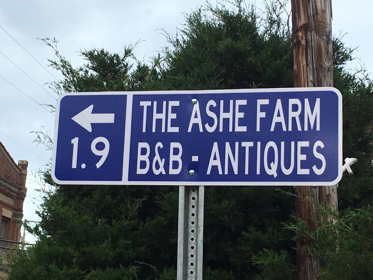 The Ashe Farm Bed & Breakfast Marshall Bagian luar foto