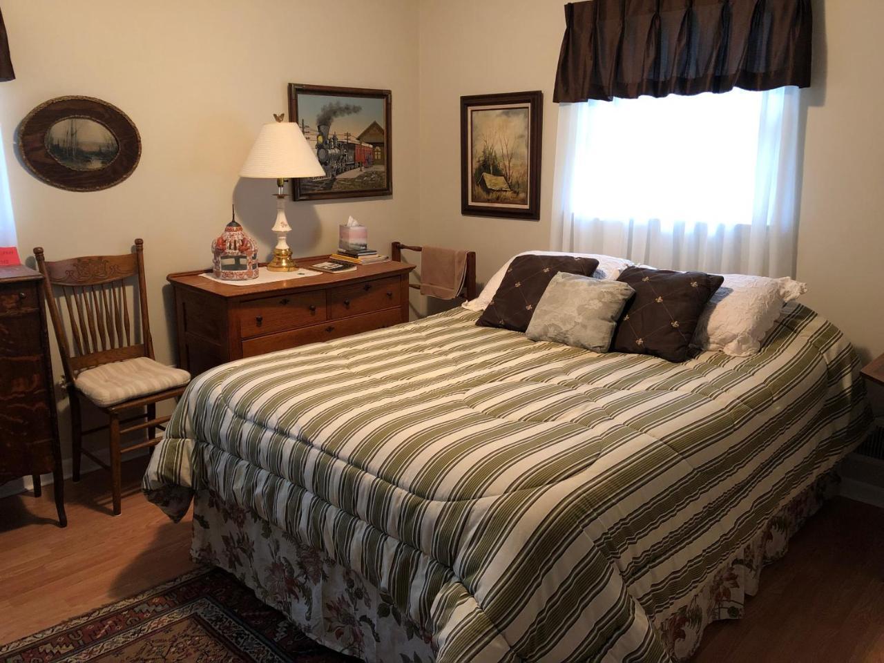 The Ashe Farm Bed & Breakfast Marshall Bagian luar foto